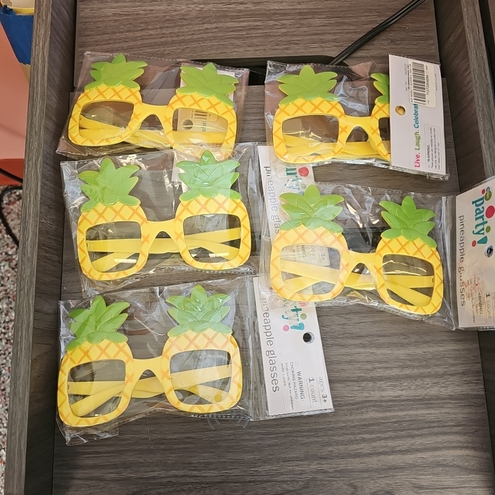 NIP Lot 5 Pineapple Novelty Glasses Sunglasses Summer Party! Meijer Fun!